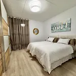 Sant Antoni Stay: Experience Barcelona